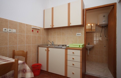 Kustici Apartment | One bedroom apartment near beach Kustići, Pag (A-6376-d)