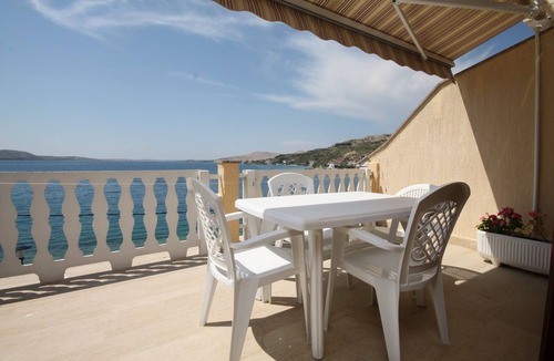 Metajna Apartment | One bedroom apartment near beach Metajna, Pag (A-6497-e)