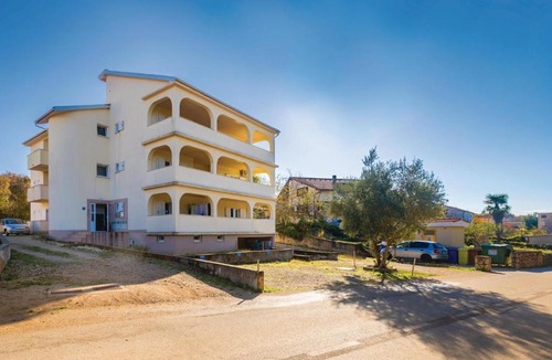 Marsici Apartment | One-Bedroom Apartment in Malinska