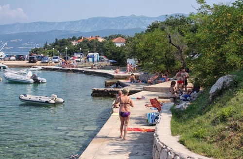 Silo Apartment | One bedroom apartment near beach Šilo, Krk (A-18755-a)
