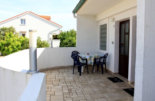 Mandre Apartment | One bedroom apartment near beach Mandre (Pag) (A-8655-b)