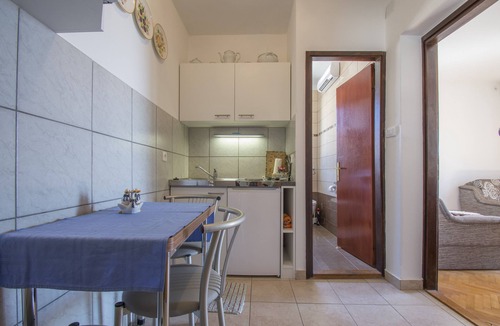 Selce Apartment | One bedroom apartment near beach Selce, Crikvenica (A-14306-b)