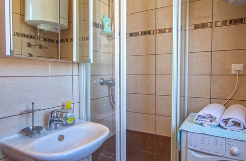 Selce Apartment | One bedroom apartment near beach Selce, Crikvenica (A-14306-b)