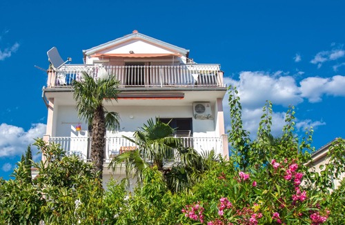 Selce Apartment | One bedroom apartment near beach Selce, Crikvenica (A-14306-b)