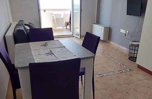 Lun Apartment | One bedroom apartment near beach Lun, Pag (A-3320-c)