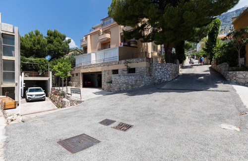 Tice Apartment | One bedroom apartment near beach Nemira, Omiš (A-2782-f)