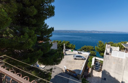Tice Apartment | One bedroom apartment near beach Nemira, Omiš (A-2782-b)