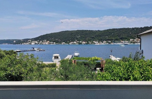 Supetarska Draga Apartment | One bedroom apartment near beach Supetarska Draga - Donja, Rab (A-23377-c)