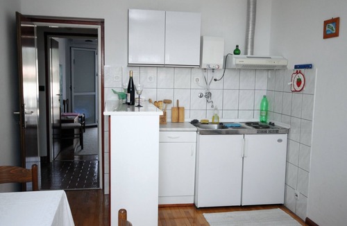 Maslinica Apartment | One bedroom apartment with terrace and sea view Maslinica, Šolta (A-776-b)