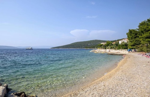 Maslinica Apartment | One bedroom apartment with terrace and sea view Maslinica, Šolta (A-776-b)