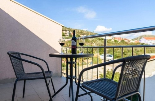 Marina Apartment | One bedroom apartment with balcony Marina, Trogir (A-25135-i)