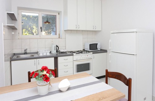 Mimice Apartment | One bedroom apartment with terrace and sea view Mimice, Omiš (A-7522-a)