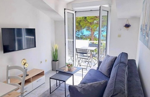 Medici Apartment | One bedroom apartment with terrace and sea view Medići, Omiš (A-23741-b)