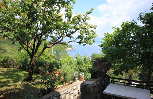 Medveja Apartment | One bedroom apartment with terrace Medveja, Opatija (A-2305-b)