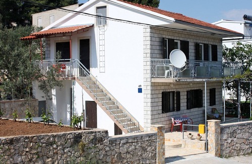 Marina Apartment | One bedroom apartment with terrace and sea view Marina, Trogir (A-2791-b)