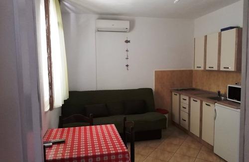 Marina Apartment | One bedroom apartment with terrace Marina, Trogir (A-6116-b)
