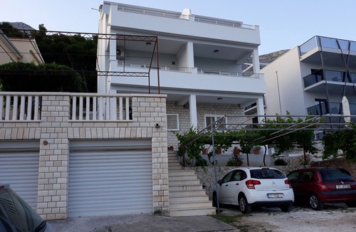 Medici Apartment | One bedroom apartment with terrace and sea view Medići, Omiš (A-1045-a)