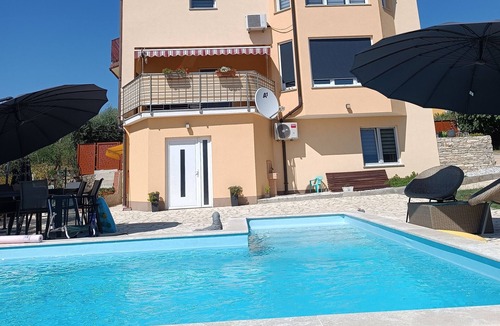 Kastel Apartment | One bedroom apartment with a swimming pool Kaštel, Central Istria - Središnja Istra (A-21309-b)