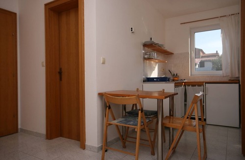 Mandre Apartment | One bedroom apartment with terrace and sea view Mandre, Pag (A-6405-c)