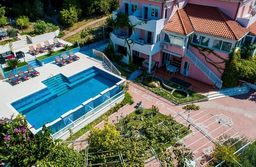 Brasina Apartment | One bedroom apartment with balcony and sea view Mlini, Dubrovnik (A-8579-c)