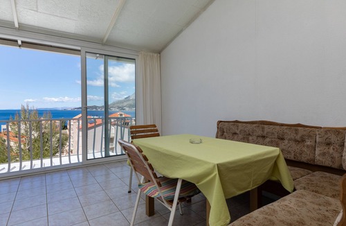 Tice Apartment | One bedroom apartment with air-conditioning Nemira, Omiš (A-2828-f)