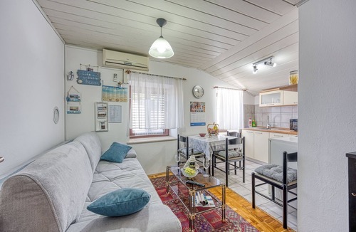 Selce Apartment | One bedroom apartment with air-conditioning Selce (Crikvenica) (A-3240-b)