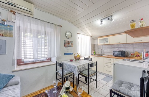 Selce Apartment | One bedroom apartment with air-conditioning Selce (Crikvenica) (A-3240-b)
