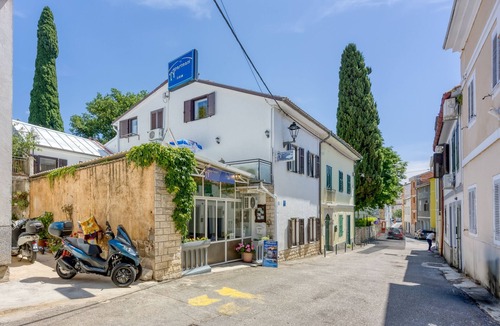 Selce Apartment | One bedroom apartment with air-conditioning Selce (Crikvenica) (A-3240-b)