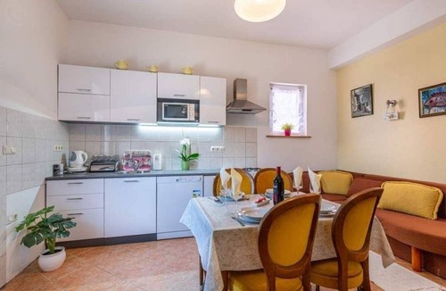 Selce Apartment | One bedroom apartment with terrace Selce (Crikvenica) (A-5477-b)