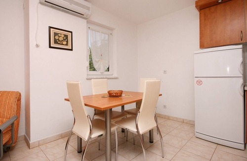 Pinezici Apartment | One bedroom apartment with terrace Pinezići, Krk (A-5464-c)