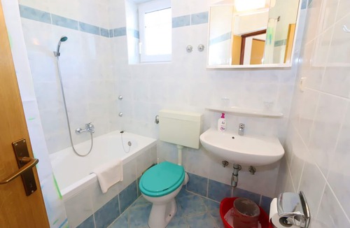 Jakisnica Apartment | One bedroom apartment with terrace and sea view Jakišnica, Pag (A-10428-c)