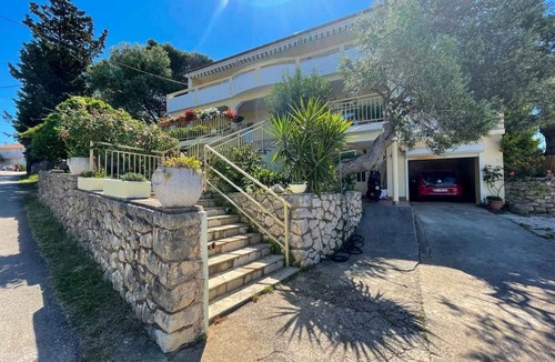 Lun Apartment | One bedroom apartment with terrace and sea view Lun, Pag (A-19358-b)