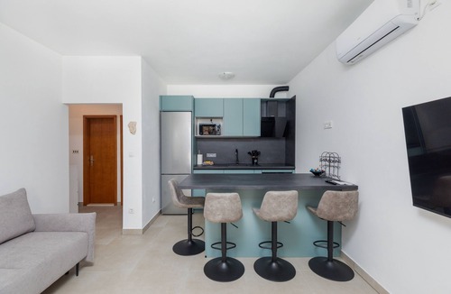Stanici Apartment | One bedroom apartment with terrace and sea view Balića Rat, Omiš (A-1065-b)