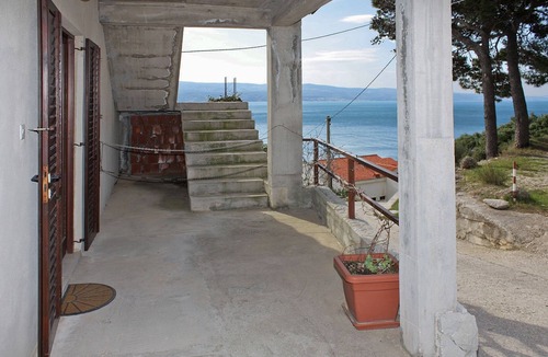 Tice Apartment | One bedroom apartment with terrace and sea view Nemira, Omiš (A-4834-a)