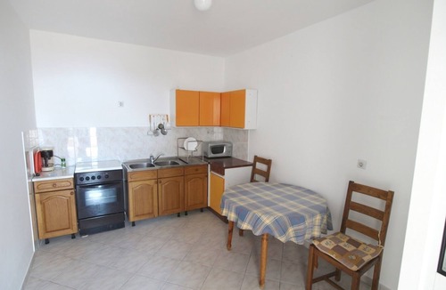 Banjol Apartment | One bedroom apartment with terrace and sea view Rab (A-20818-c)