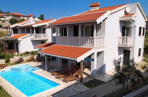 Kampor Apartment | One bedroom apartment with a swimming pool Palit, Rab (A-3211-b)