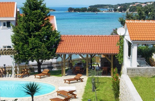 Kampor Apartment | One bedroom apartment with a swimming pool by the beach Kampor, Rab (A-3213-g)