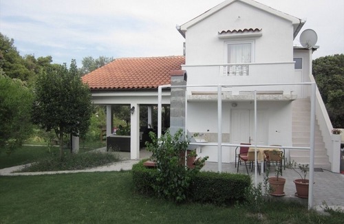 Mundanije Apartment | One bedroom apartment with terrace Mundanije, Rab (A-5076-a)