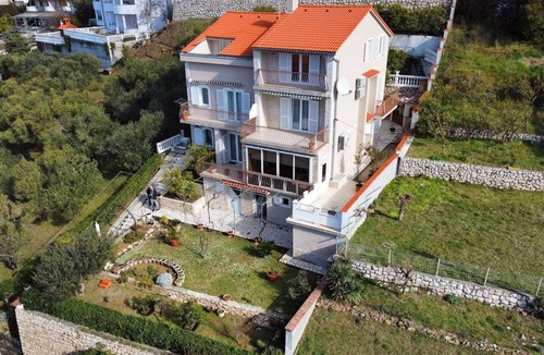 Palit Apartment | One bedroom apartment with balcony and sea view Rab (A-14120-b)