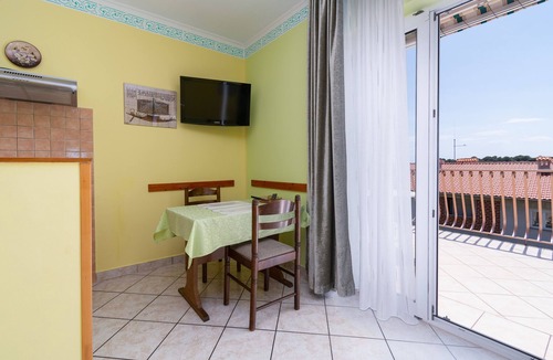 Palit Apartment | One bedroom apartment with terrace and sea view Rab (A-14120-a)