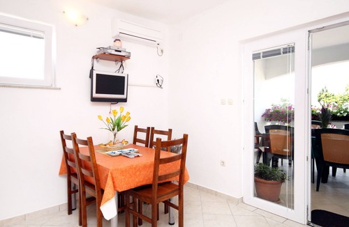 Seline Apartment | One bedroom apartment with terrace Seline, Paklenica (A-6603-c)