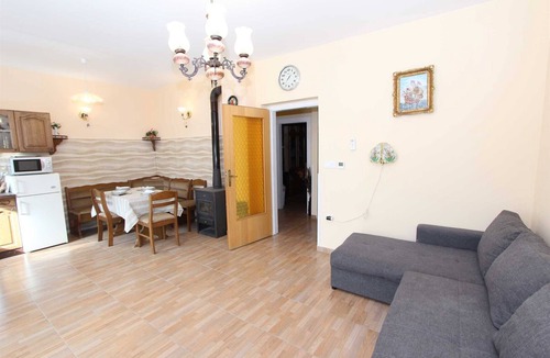 Valdebek Apartment | OTO Three-Bedroom Apartment with Terrace