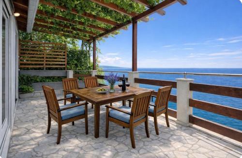 Marusici Apartment | Panorama sea view for 6, free parking at the house