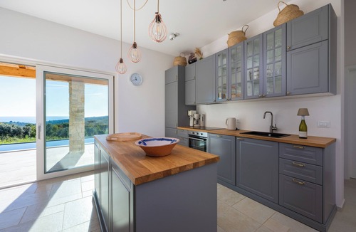 Peruski Villa | Panoramic sea view & infinity pool villa in Istria