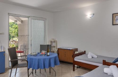 Kavran Apartment | Peaceful Retreat Apartments with Terrace