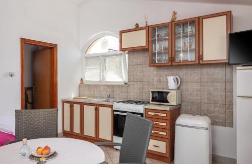 Kavran Apartment | Peaceful Retreat Apartments with Terrace