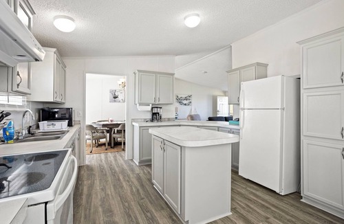 Hackberry House | Pelican Point Paradise: Lakefront Retreat w/Private Dock Fish