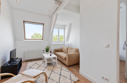 Oude Pijp Apartment | Penthouse spacious apartment with canal view