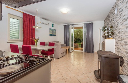 Malinska Apartment | Pet friendly apartment in Sveti Vid Miholjice