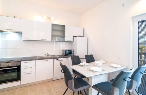 Splitska Apartment | Pet friendly apartment in Supetar-Splitska